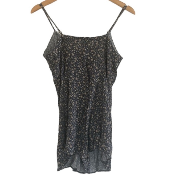 American Eagle | floral romper spaghetti strap shorts size medium - Picture 4 of 8